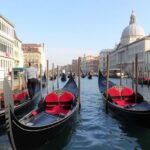 La vera storia delle gondole di Venezia: eleganza, tradizione e segreti della laguna